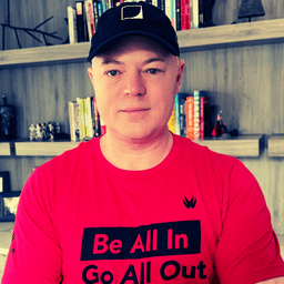 Profile photo of Chris Hamoen, CEO & Co-Founder
